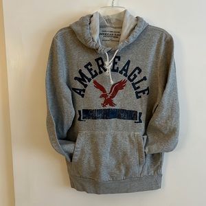 American Eagle hoodie with middle pocket. Comfy